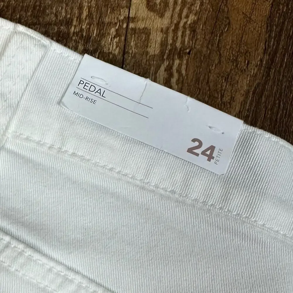 Lane Bryant Mid Rise Pedal Capri White Size 24 Petite